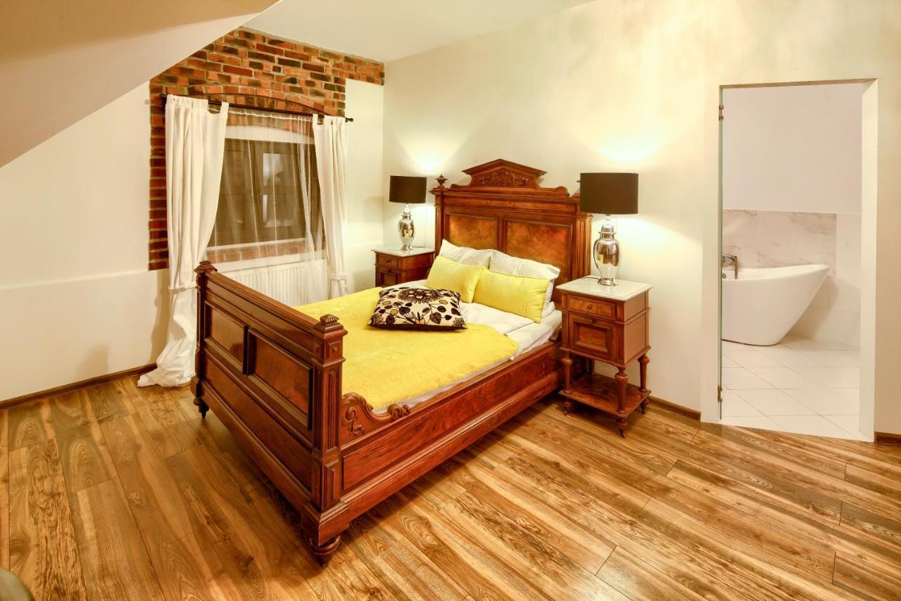 Folwark Bialych Bocianow Guest House Kamionka  ภายนอก รูปภาพ
